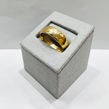 10K GOLD WEDDING BAND, WEIGHT: 5.8gm, SIZE: 11, WIDTH: 6.7mm