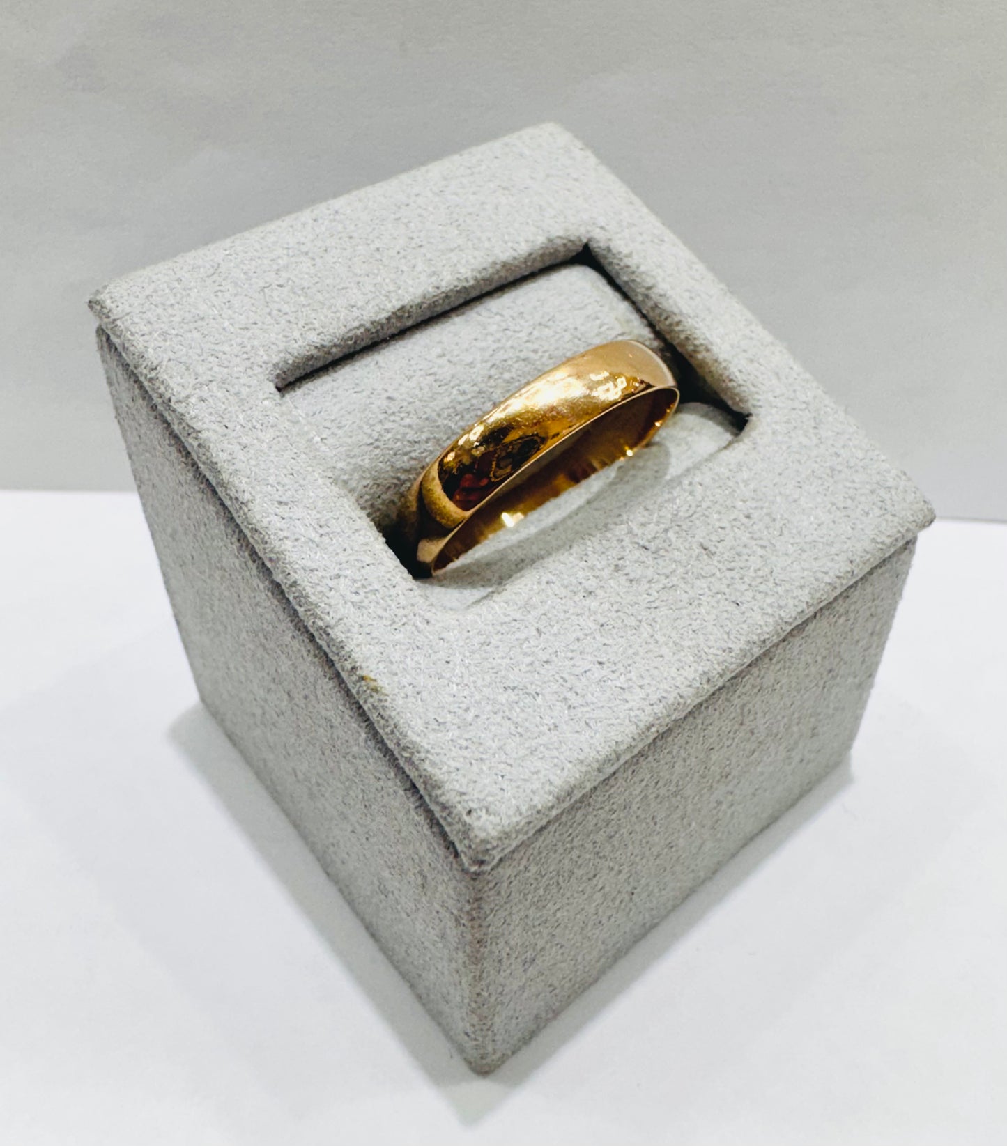 10K GOLD WEDDING BAND, WEIGHT: 1.7gm, SIZE: 10, WIDTH: 4mm