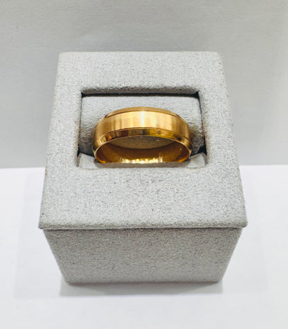 14K GOLD WEDDING BAND, WEIGHT: 5.7gm, SIZE: 10, WIDTH: 6.4mm