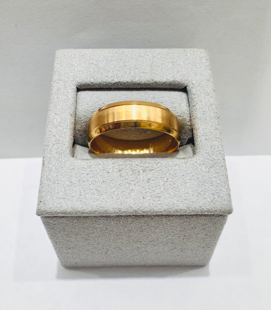 14K GOLD WEDDING BAND, WEIGHT: 5.7gm, SIZE: 10, WIDTH: 6.4mm