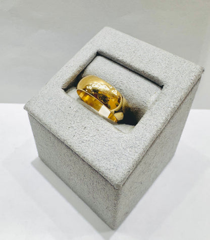 10K GOLD WEDDING BAND, WEIGHT: 3.6gm, SIZE: 5, WIDTH: 5.6mm