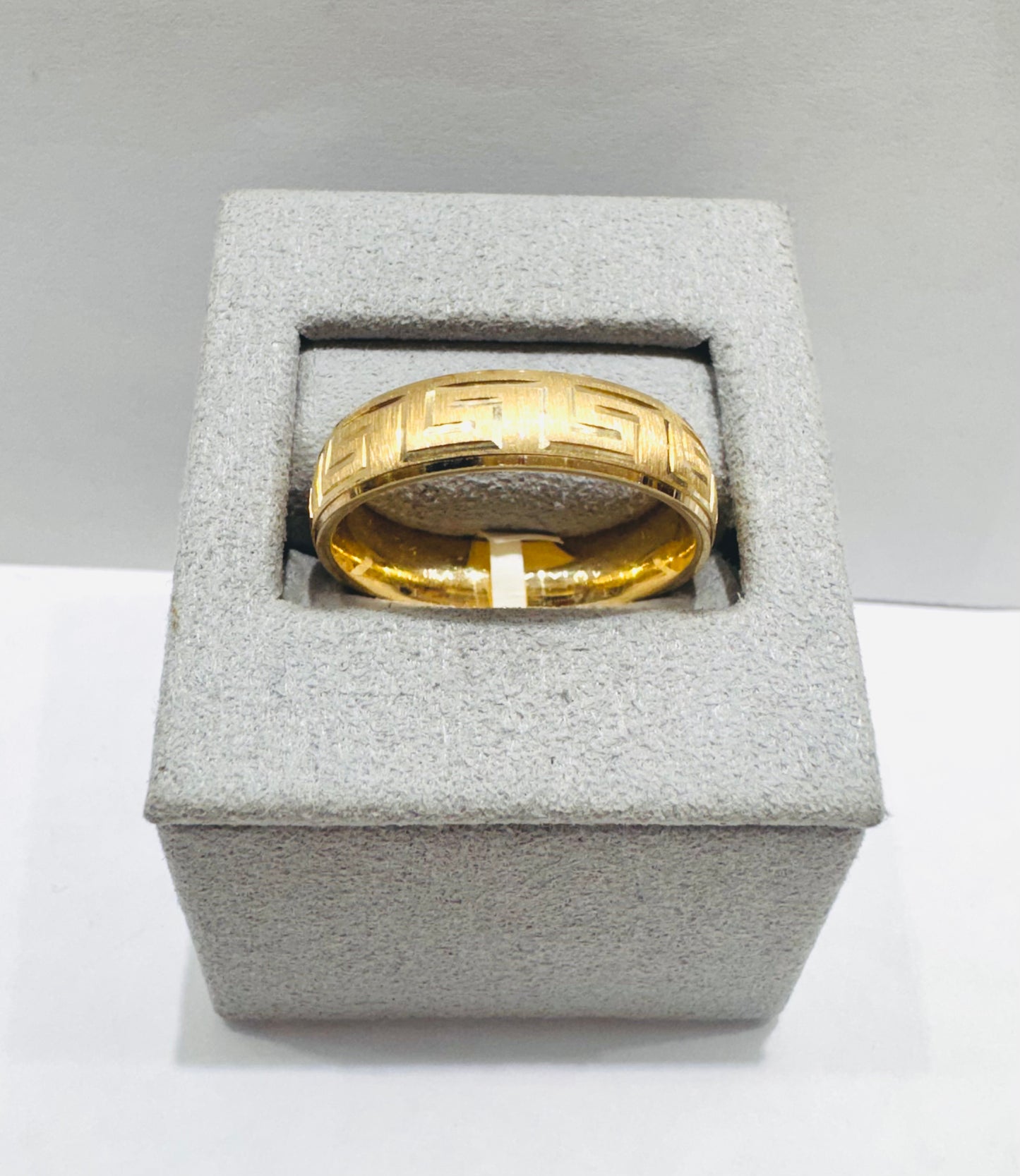 10K GOLD VERSACE BORDER WEDDING BAND, WEIGHT: 3.6gm, SIZE: 11, WIDTH: 6mm