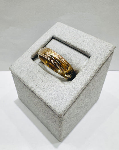 14K GOLD WEDDING BAND, WEIGHT: 6gm, SIZE: 9, WIDTH: 5mm