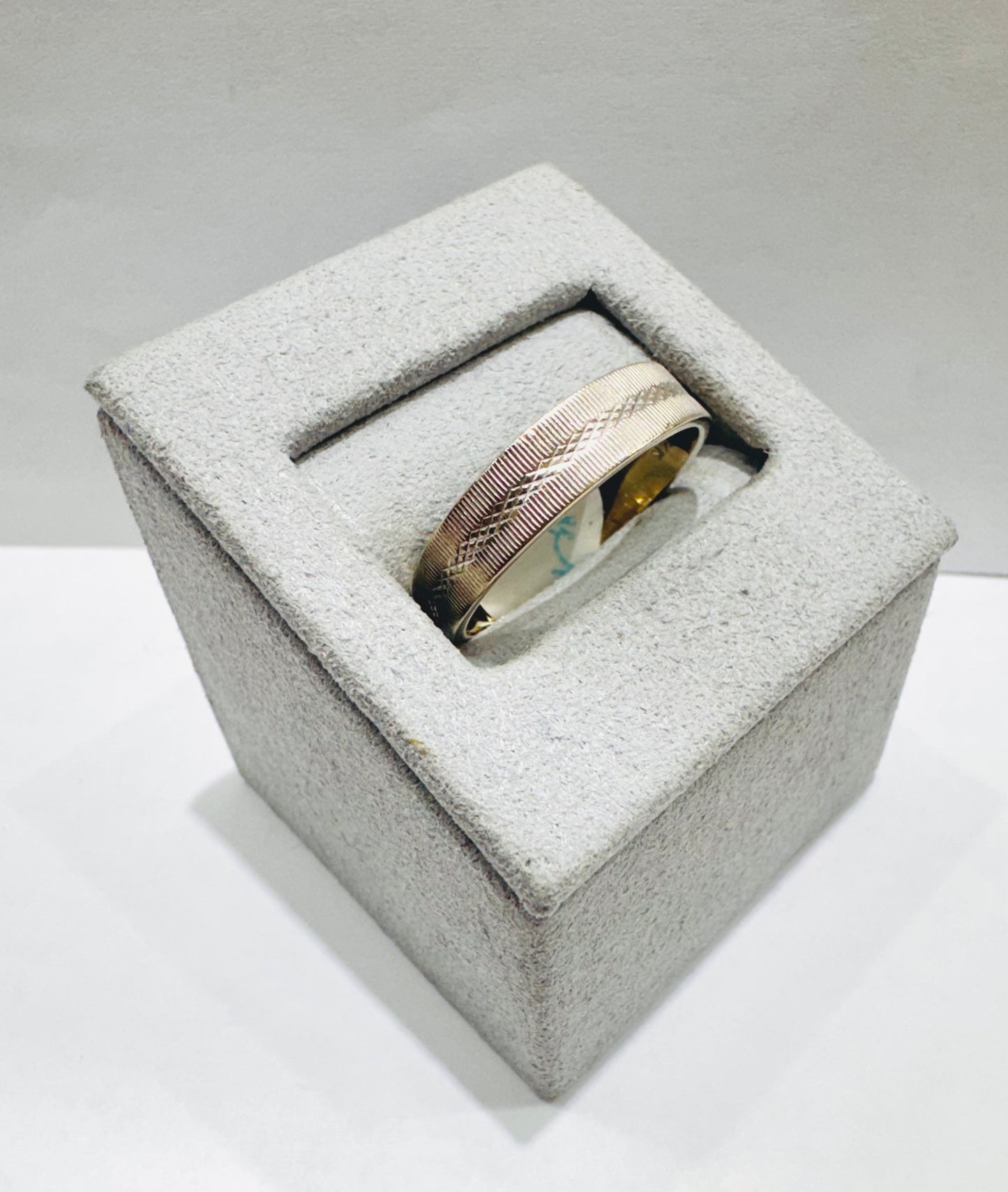 14K WHITE GOLD WEDDING BAND, WEIGHT: 4gm, SIZE: 10, WIDTH: 5mm