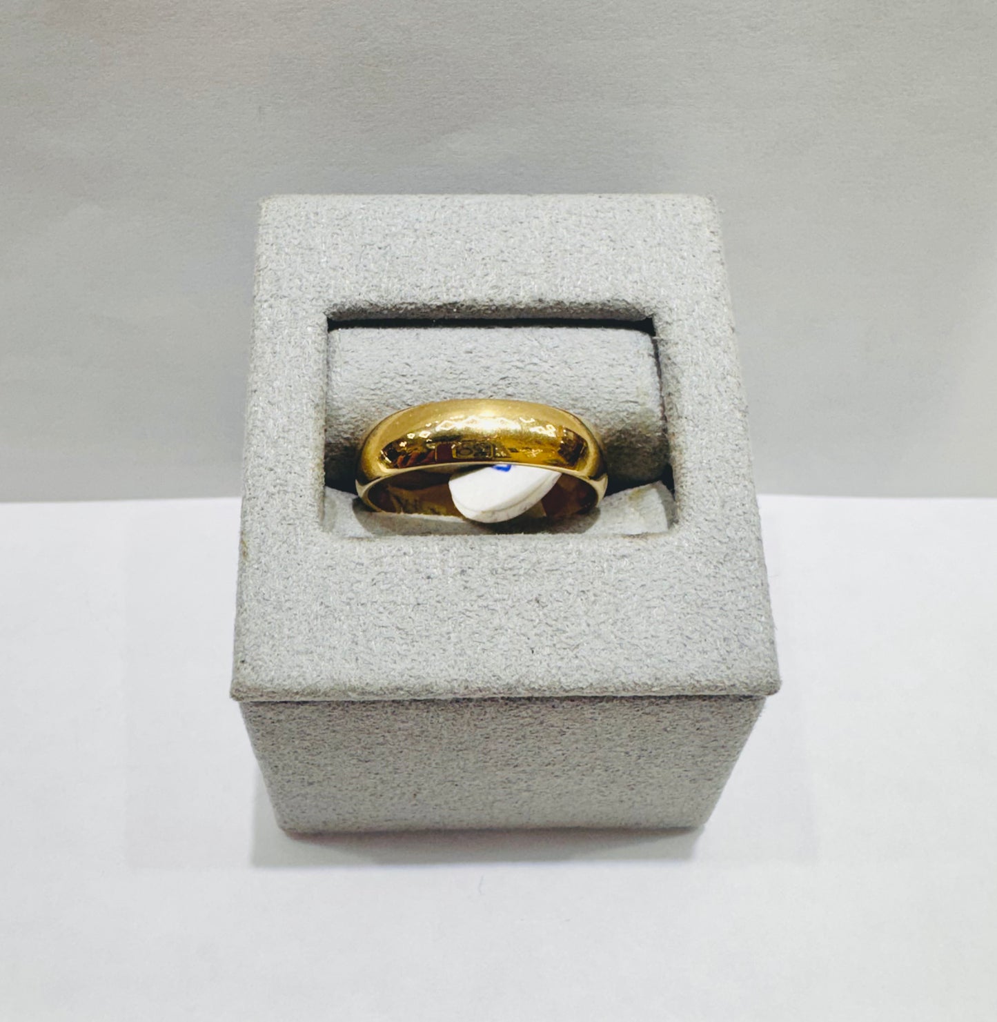10K GOLD WEDDING BAND, WEIGHT: 3.6gm, SIZE: 8, WIDTH: 5mm