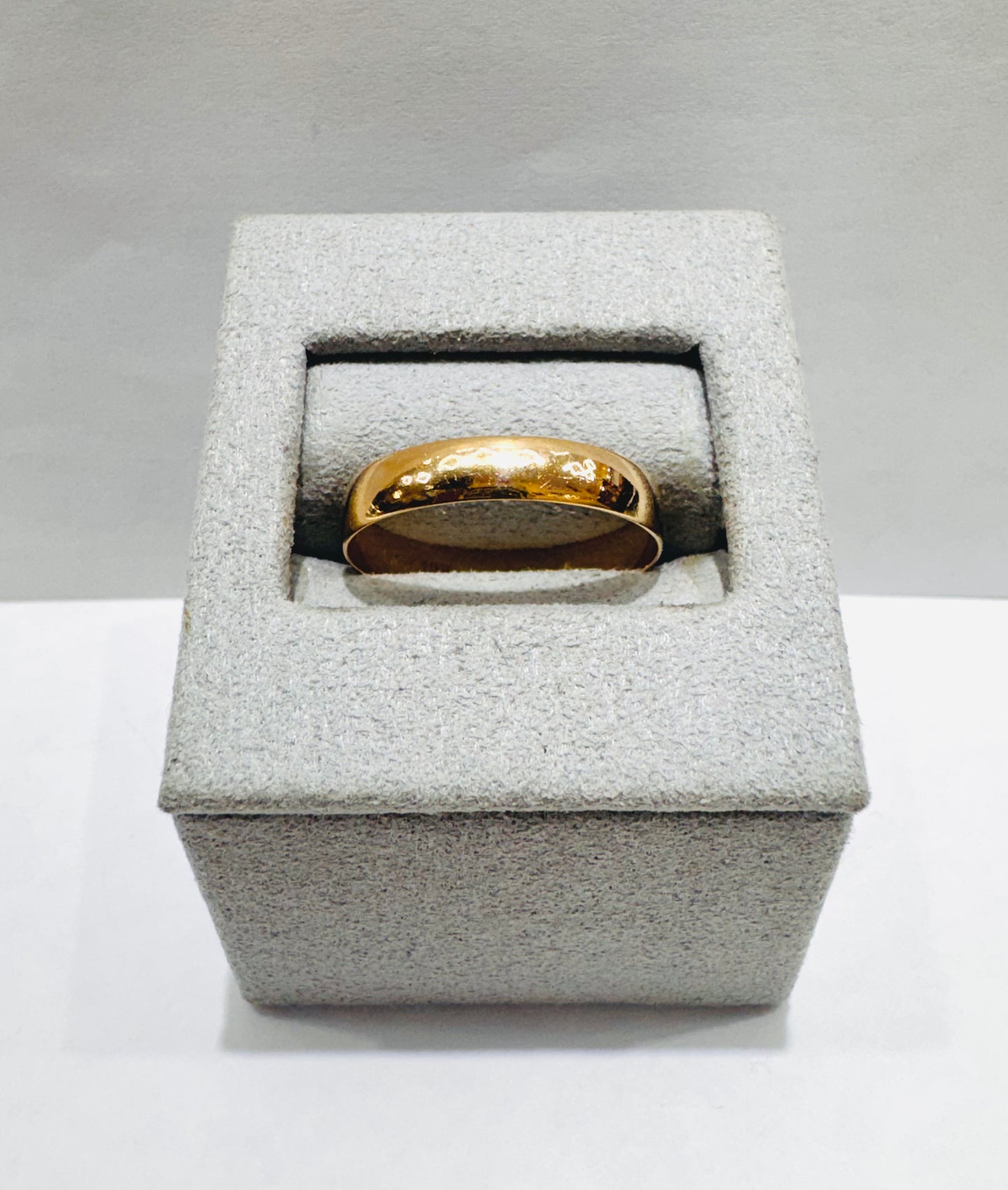 10K GOLD WEDDING BAND, WEIGHT: 1.7gm, SIZE: 10, WIDTH: 4mm