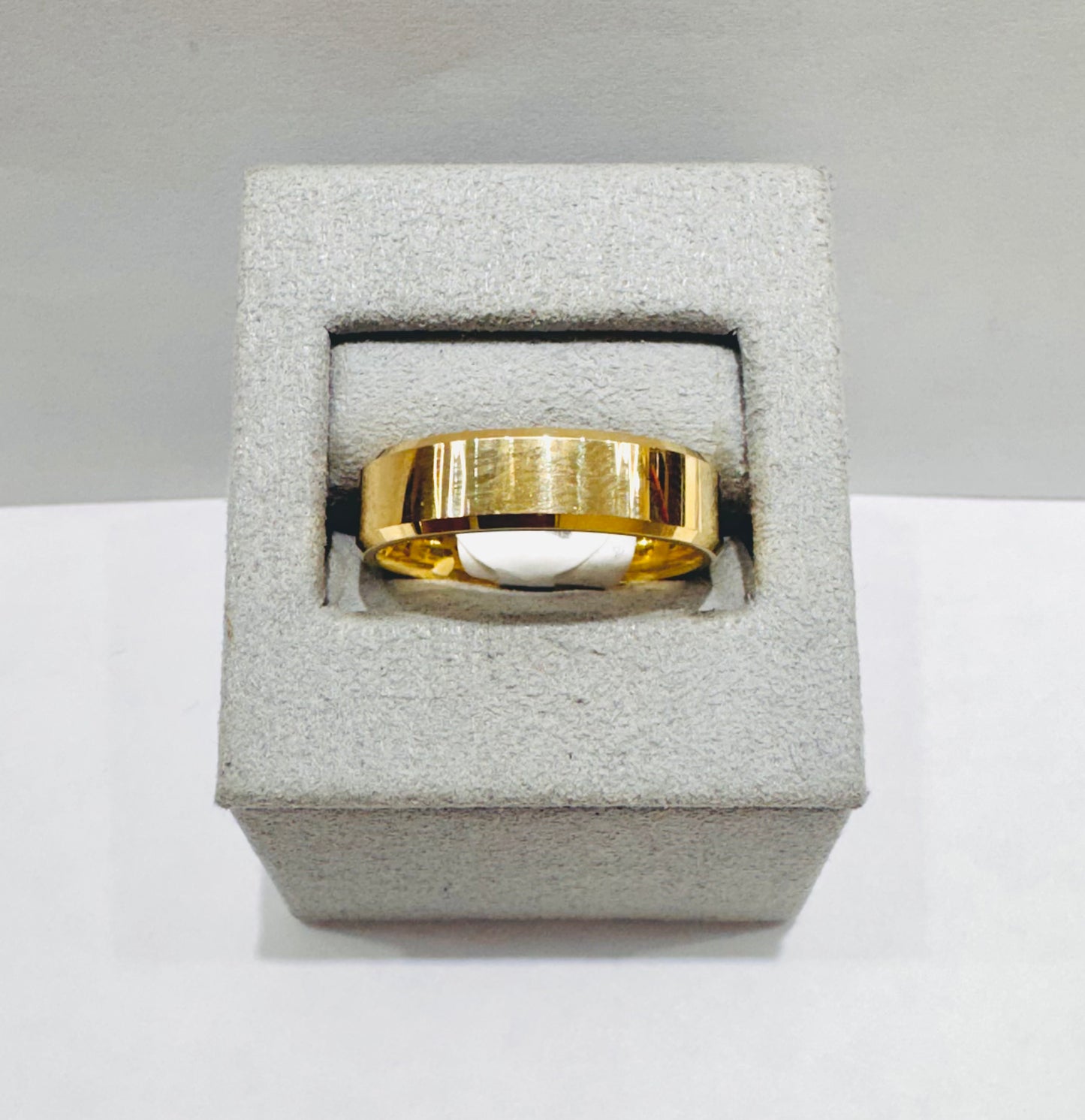 10K GOLD WEDDING BAND, WEIGHT: 3.3gm, SIZE: 7, WIDTH: 6mm