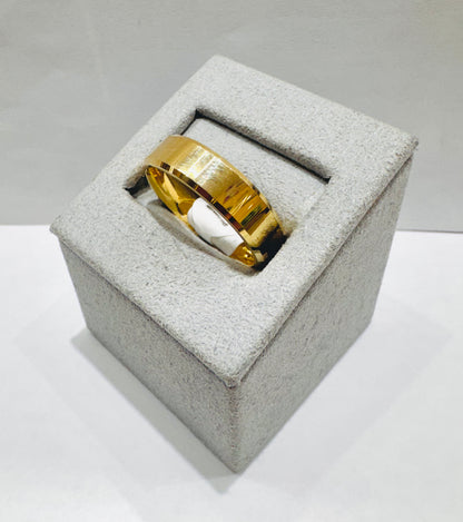 10K GOLD WEDDING BAND, WEIGHT: 3.3gm, SIZE: 7, WIDTH: 6mm