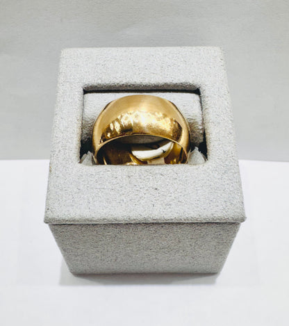 10K GOLD WEDDING BAND, WEIGHT: 9.3gm, SIZE: 9, WIDTH: 10mm