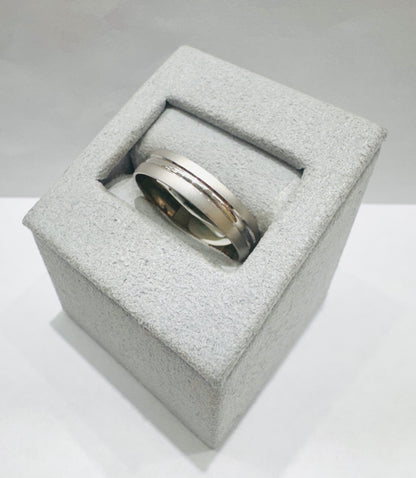 14K WHITE GOLD WEDDING BAND, WEIGHT: 3.4gm, SIZE: 10, WIDTH: 4.6mm