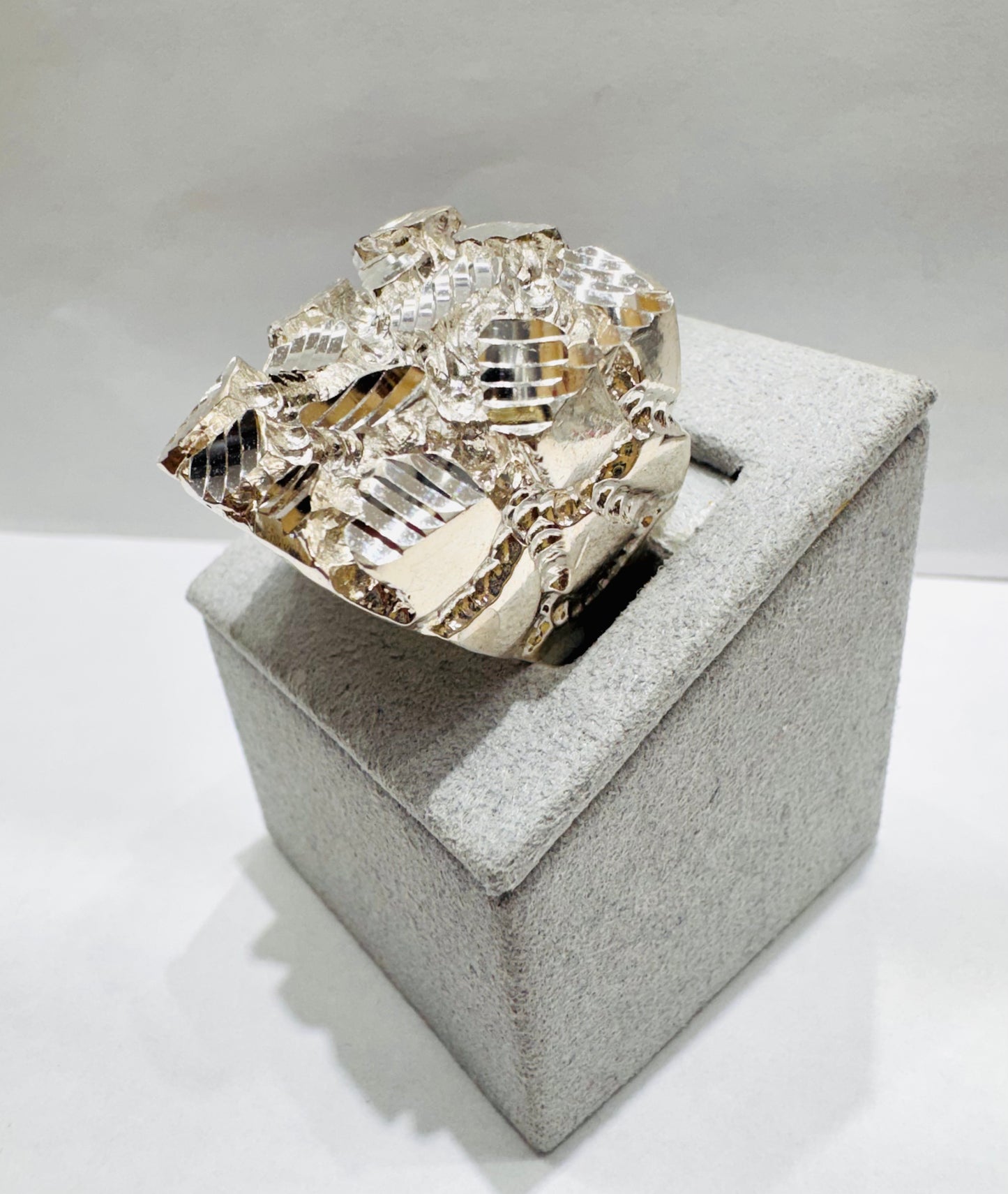 SILVER NUGGET RING, SIZE: 13, WEIGHT: 21.9gm