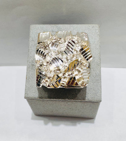 SILVER NUGGET RING, SIZE: 13, WEIGHT: 21.9gm