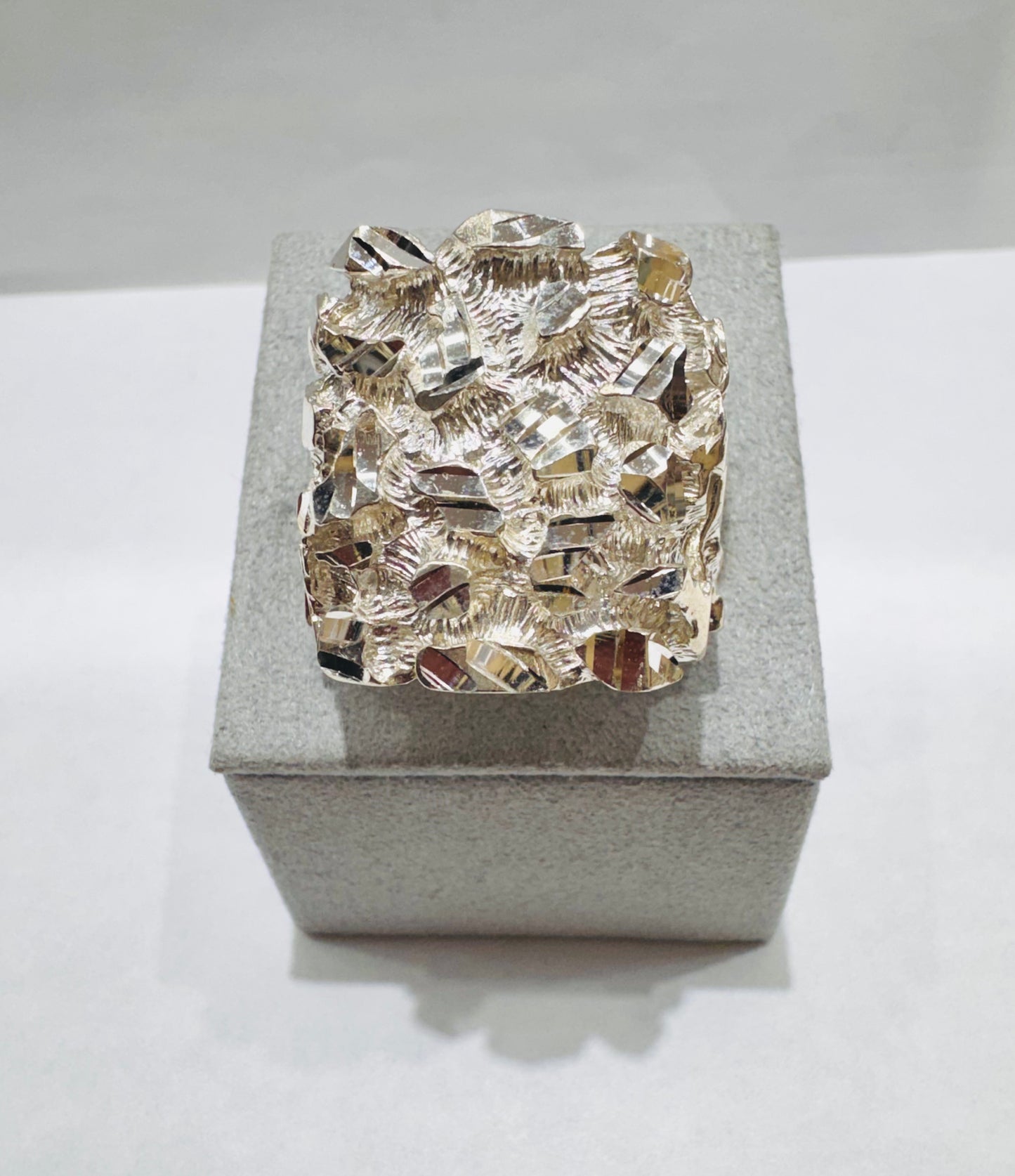 SILVER NUGGET RING, SIZE: 12, WEIGHT: 17.3gm