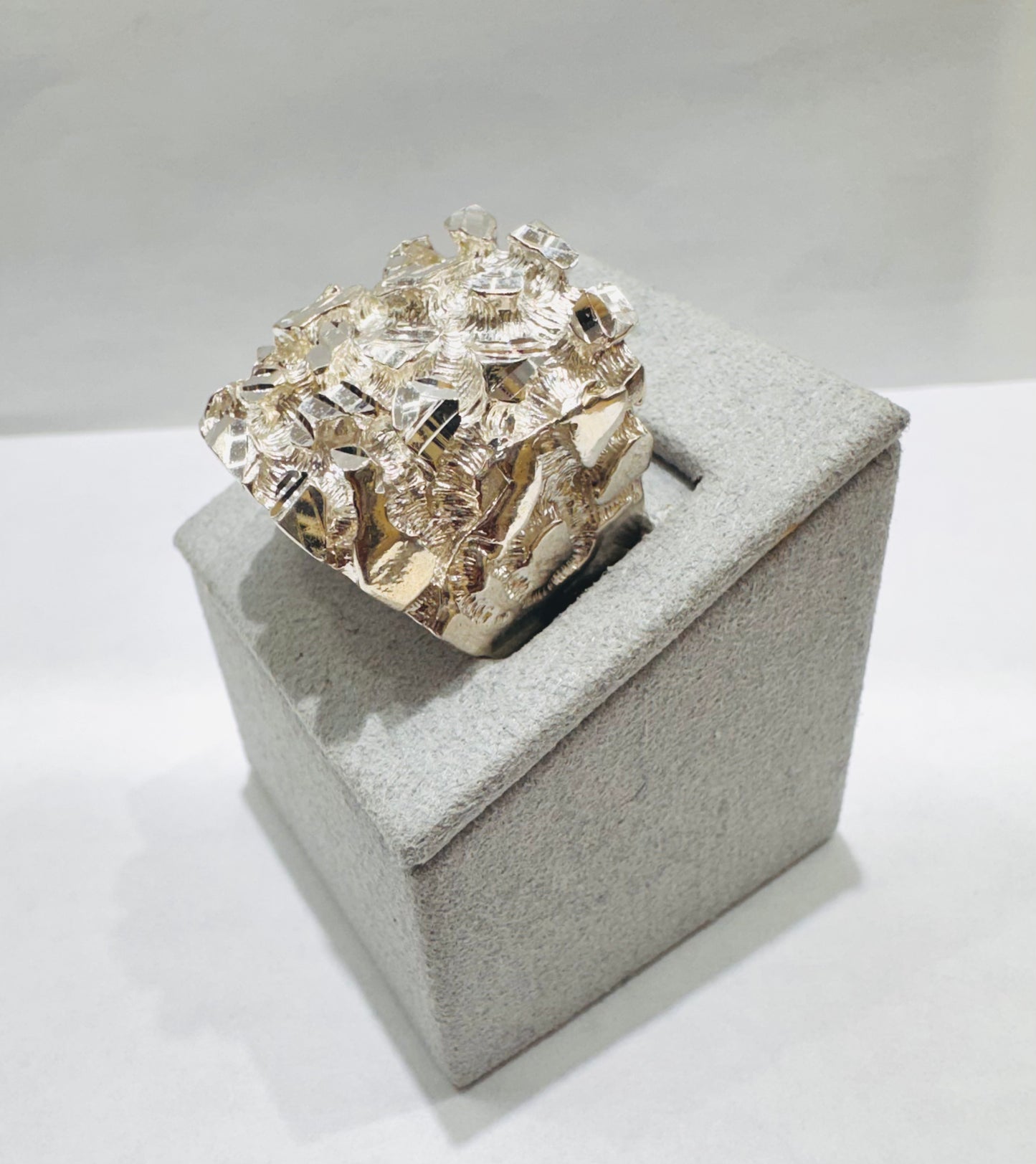 SILVER NUGGET RING, SIZE: 12, WEIGHT: 17.3gm