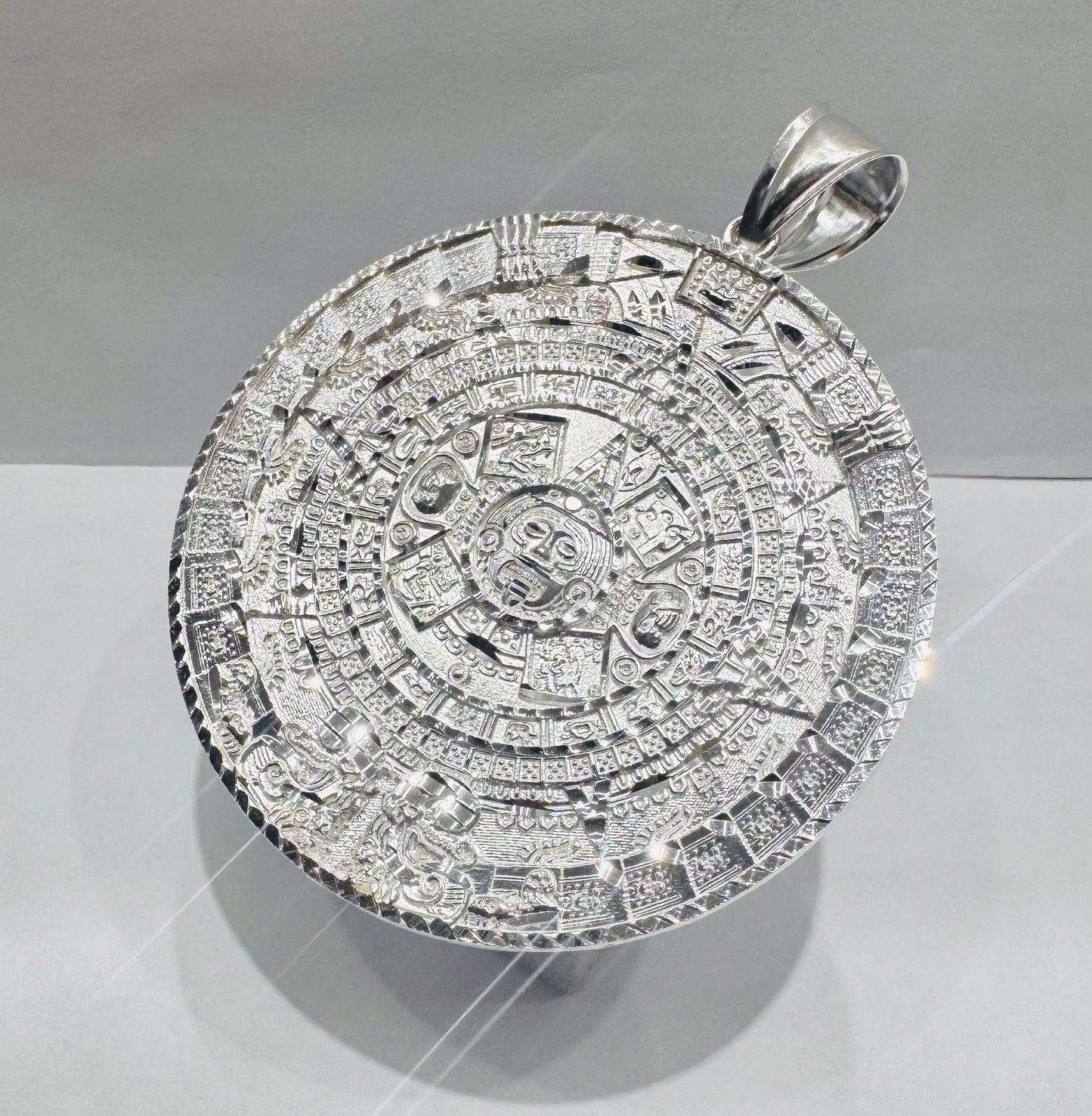 SILVER AZTEC CALENDAR PENDANT, WEIGHT: 21.2gm