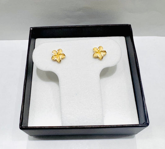 10K GOLD SMALL HIBISCUS FLOWER EARRINGS, WEIGHT: 0.8gm