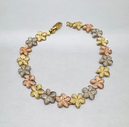 10K TRI-COLOR GOLD HIBISCUS FLOWER BRACELET, WEIGHT: 6.1gm