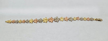 10K GOLD TRI COLOR HIBISCUS FLOWER BRACELET, WEIGHT: 6.5gm