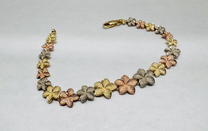10K GOLD TRI COLOR HIBISCUS FLOWER BRACELET, WEIGHT: 6.5gm