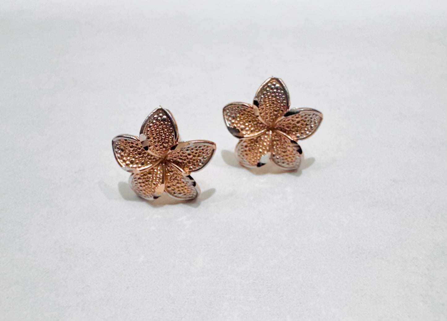 10K ROSE GOLD HIBISCUS FLOWER EARRINGS, WEIGHT: 1gm