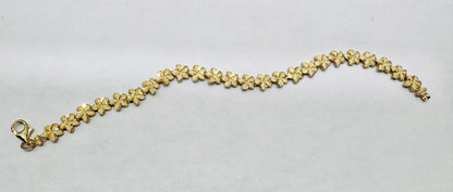 10K GOLD SMALL HIBISCUS FLOWER BRACELET, WEIGHT: 5.9gm