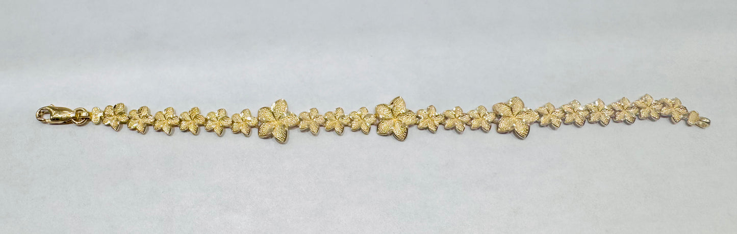 10K GOLD HIBISCUS FLOWER BRACELET, WEIGHT: 6.2gm
