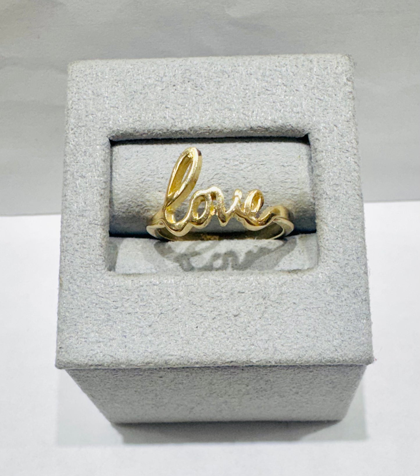 10K GOLD LOVE RING, SIZE: 6, WEIGHT: 2.2gm