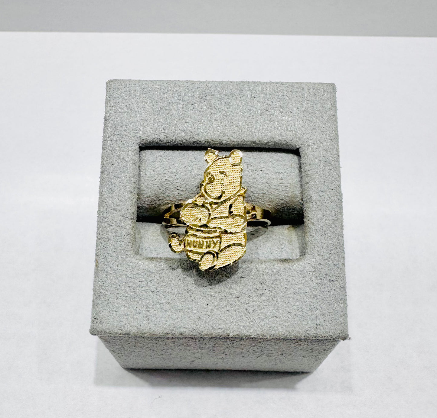 10K GOLD WINNIE THE POOH RING, SIZE: 7, WEIGHT: 1.8gm