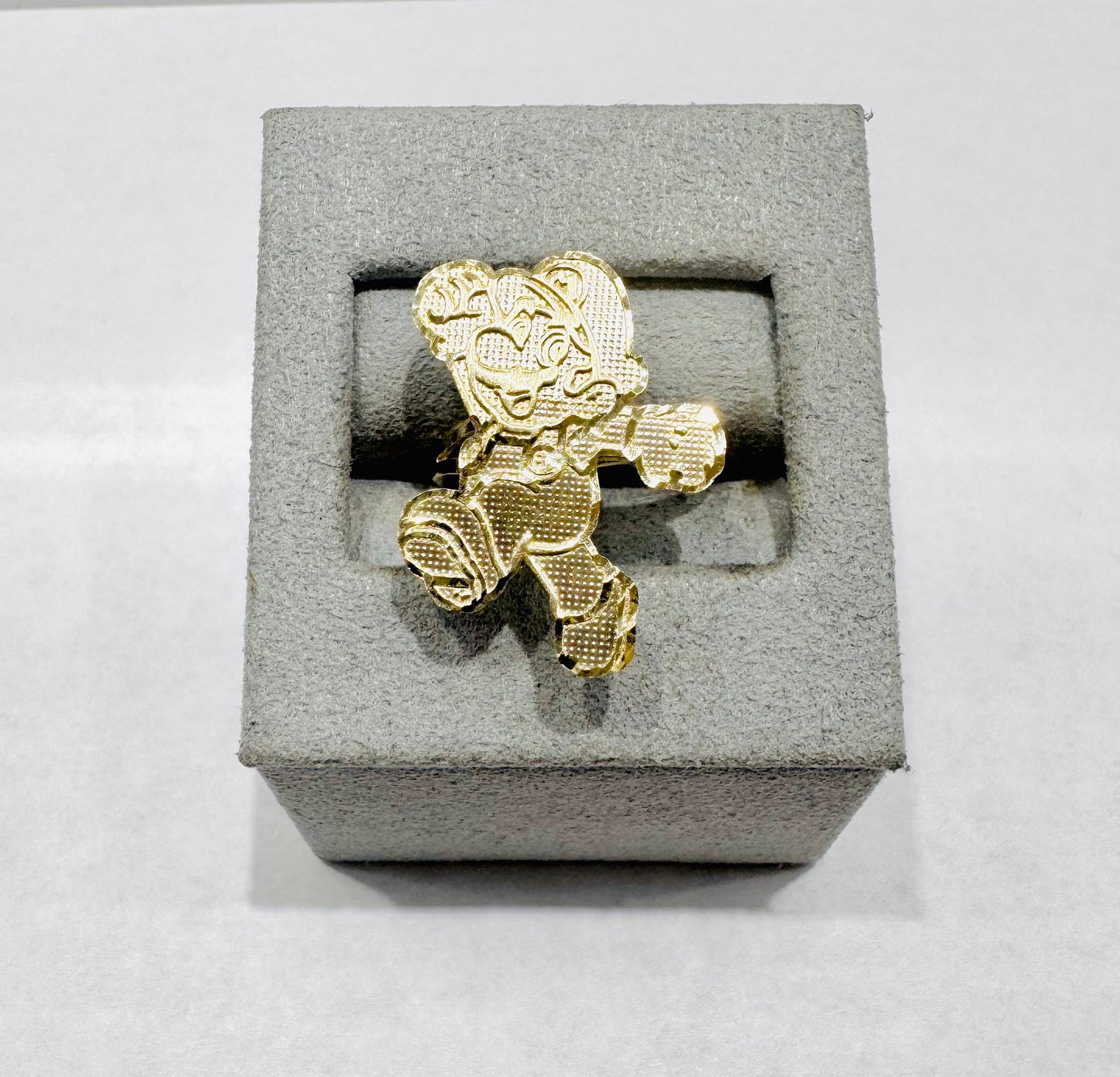 10K GOLD MARIO RING, SIZE: 7, WEIGHT: 2.5gm