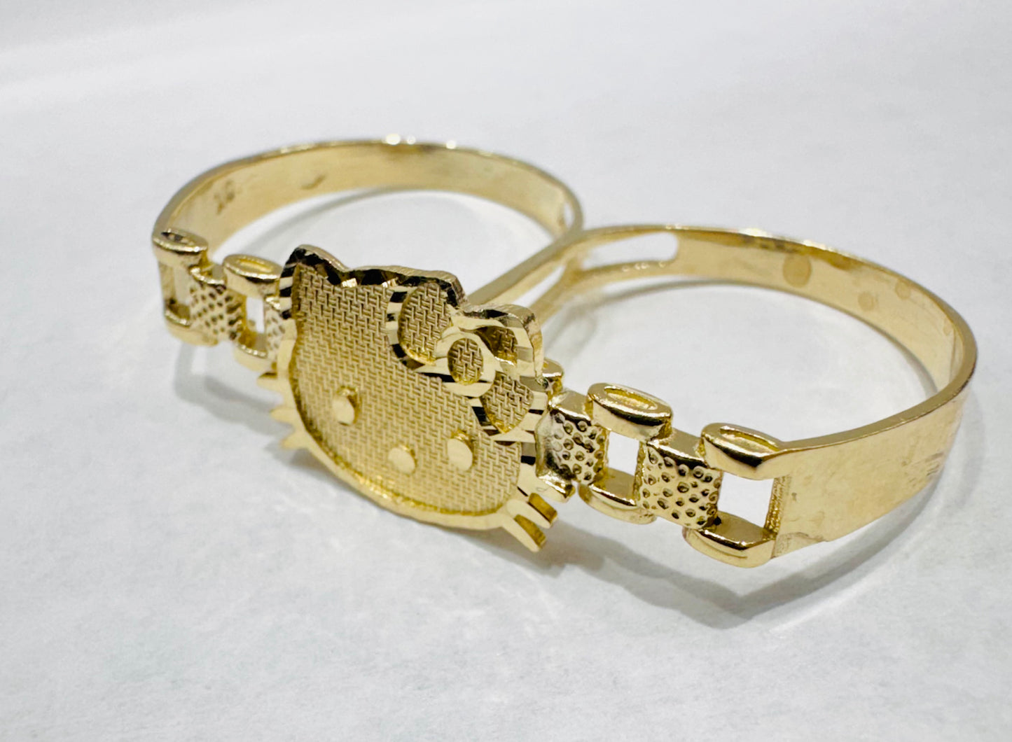 10K GOLD TWO FINGER HELLO KITTY RING, SIZE: 8&9, WEIGHT: 4.3gm