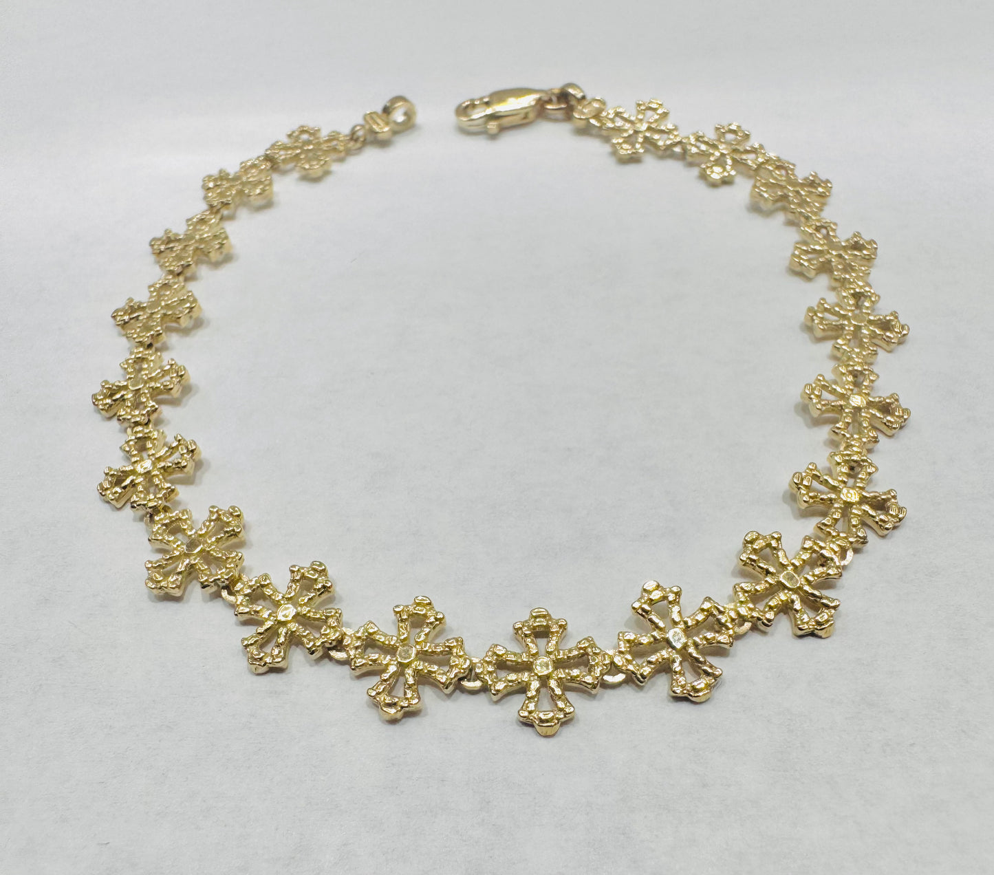 10K GOLD CROSS BRACELET 7.5”, WEIGHT: 5.7gm