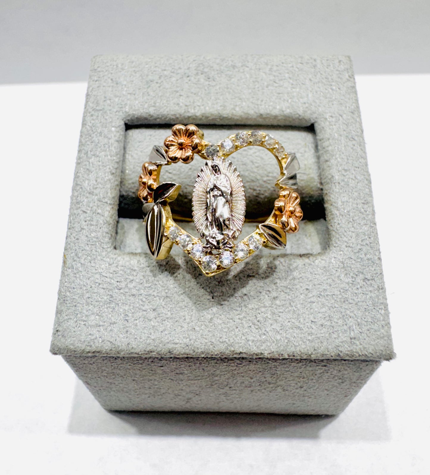 10K GOLD VIRGIN MARY RING, SIZE: 7, WEIGHT: 2.6gm