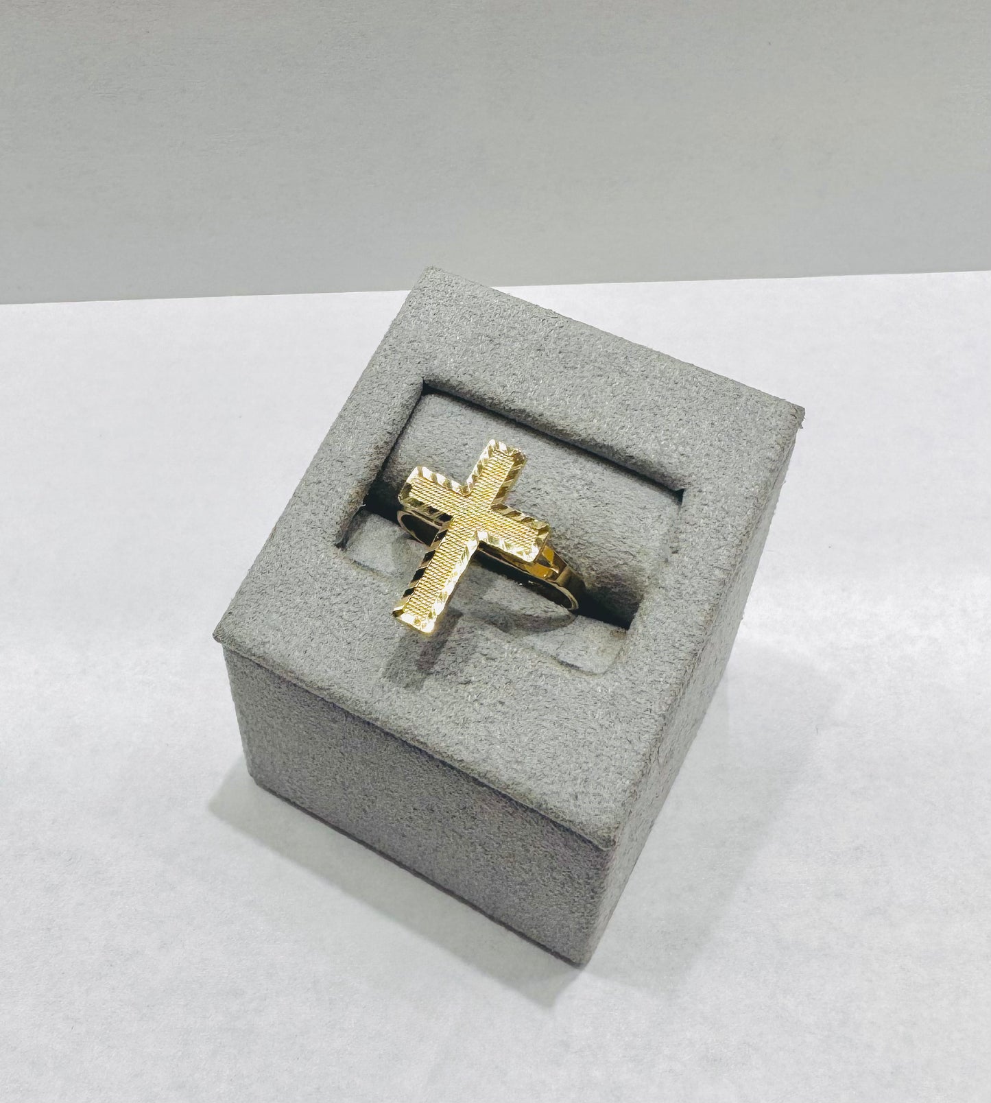 10K GOLD CROSS RING, SIZE:7.5, WEIGHT: 1.6gm