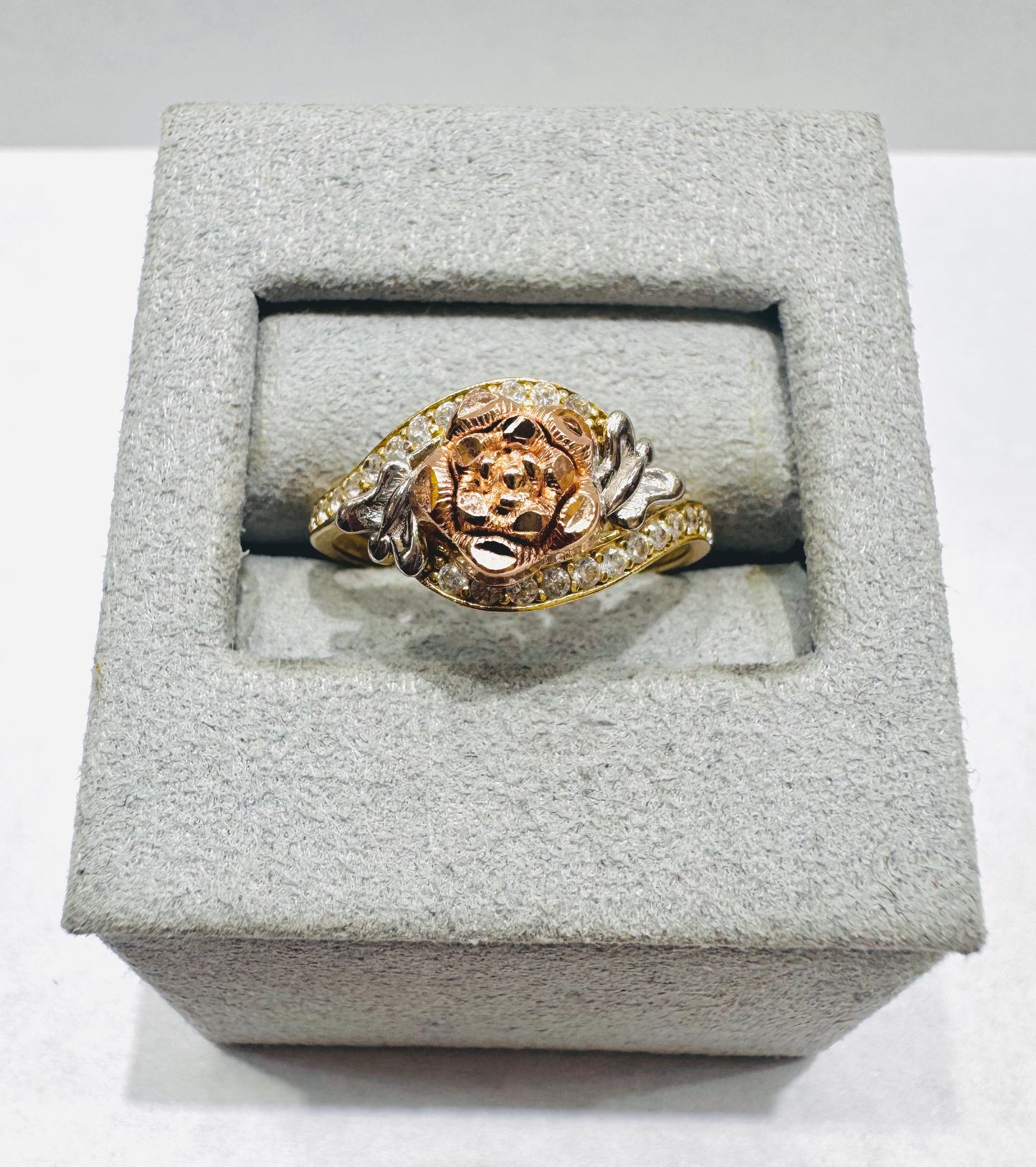 10K GOLD TRICOLOR ROSE AND BUTTERFLY RING, SIZE: 7.5, WEIGHT: 1.9gm