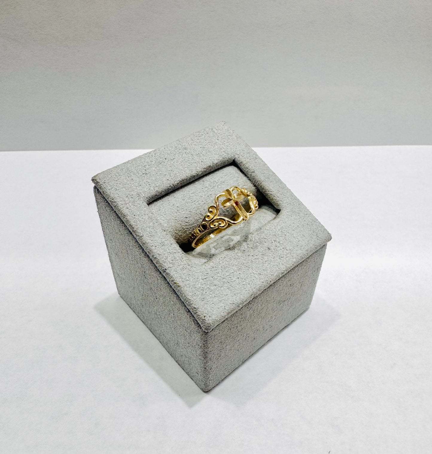 10K GOLD CROSS RING, SIZE: 7, WEIGHT: 1.1gm