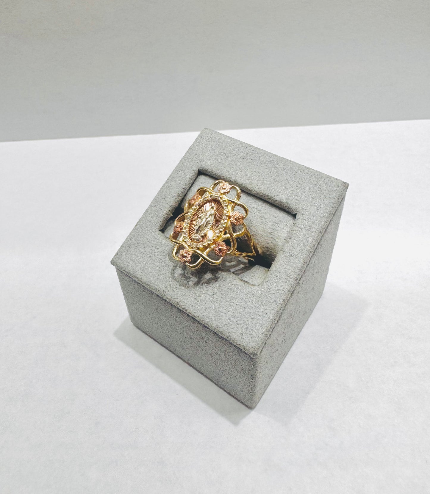 10K GOLD TRICOLOR VIRGIN MARY RING CZ STONES, SIZE: 6.5, WEIGHT: 3.6gm