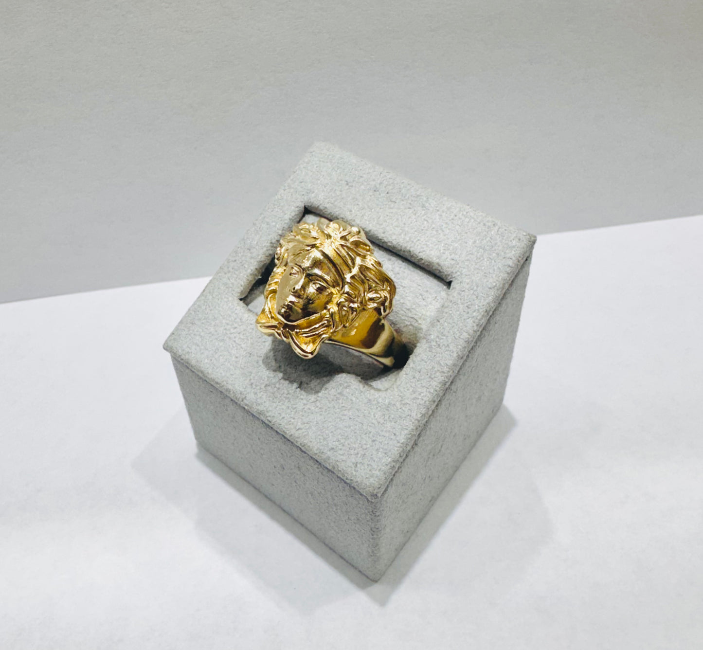10K GOLD MEDUSA HEAD RING, SIZE: 9, WEIGHT: 3.6gm