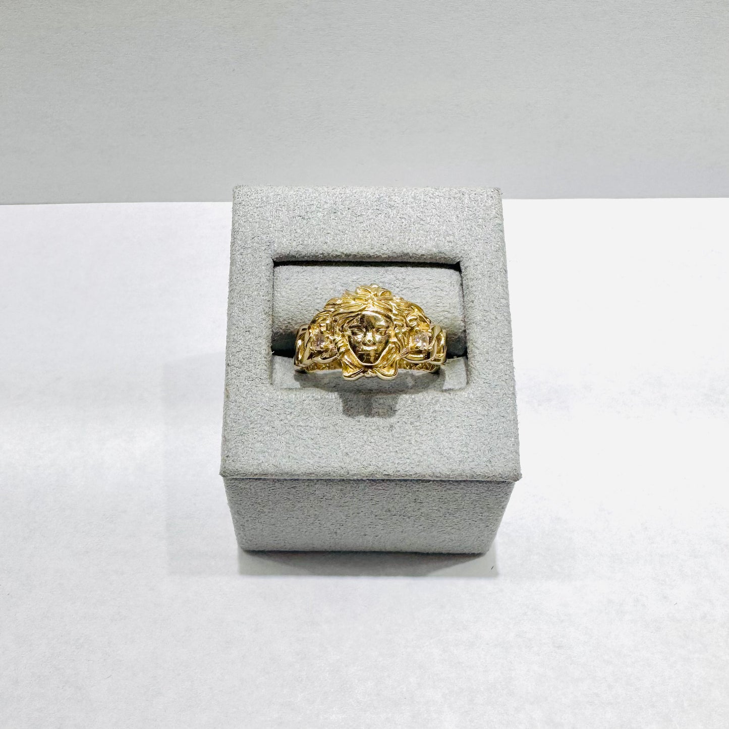 10K GOLD MEDUSA HEAD CUBAN BAND RING, SIZE: 9, WEIGHT: 3gm