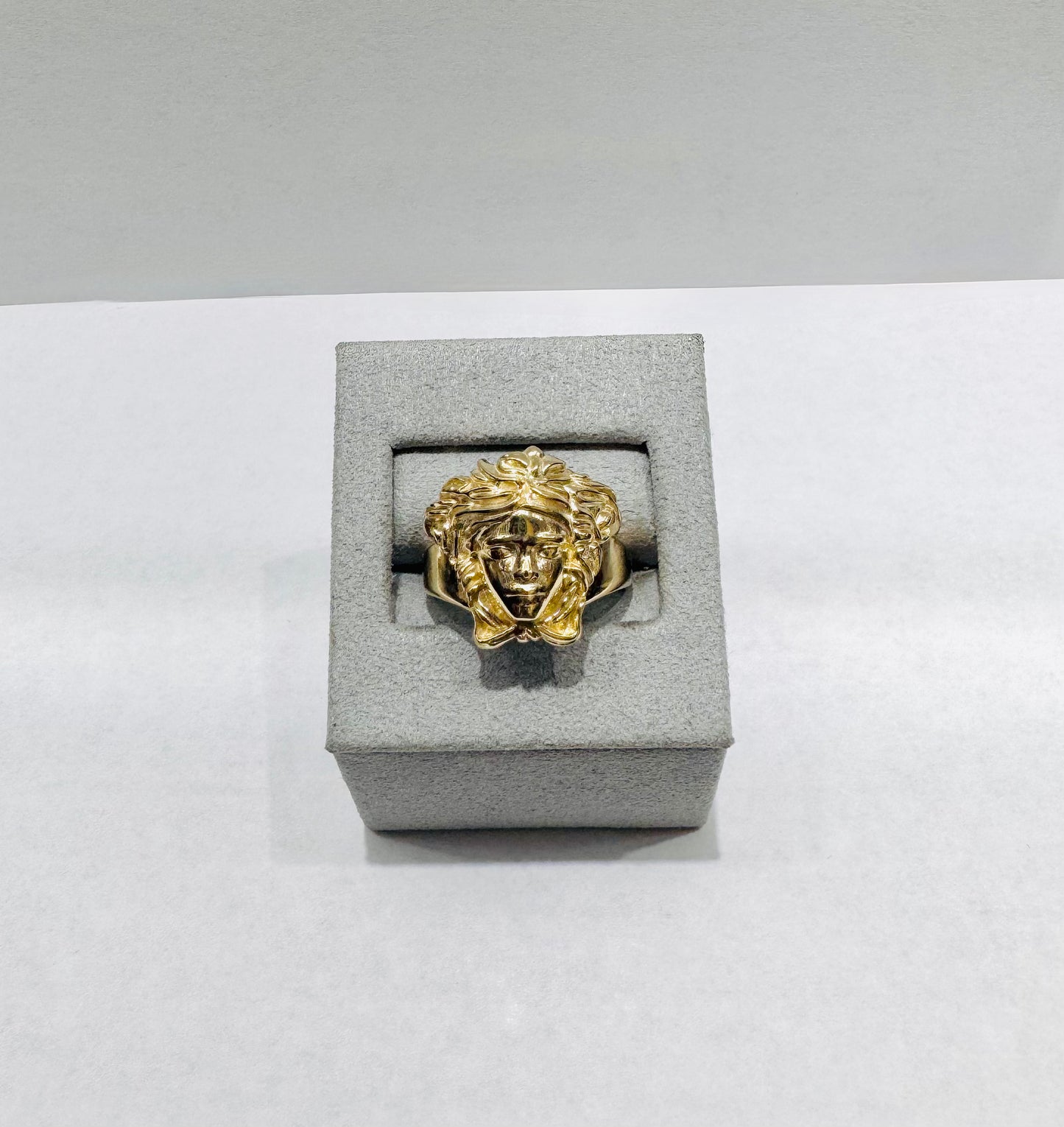 10K GOLD MEDUSA HEAD RING, SIZE: 9, WEIGHT: 3.6gm