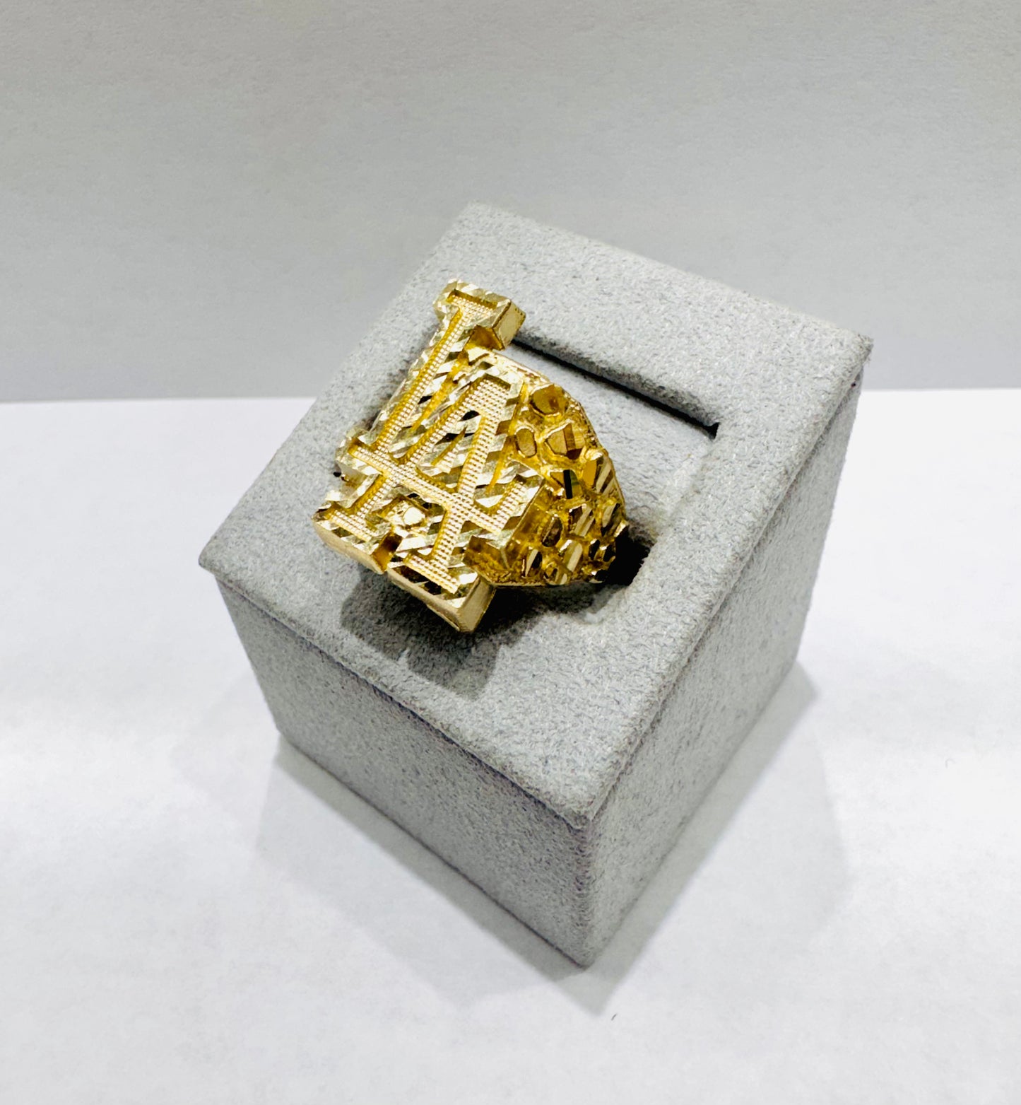 10K GOLD BIG “LA” NUGGET RING, SIZE: 11, WEIGHT: 4.6gm