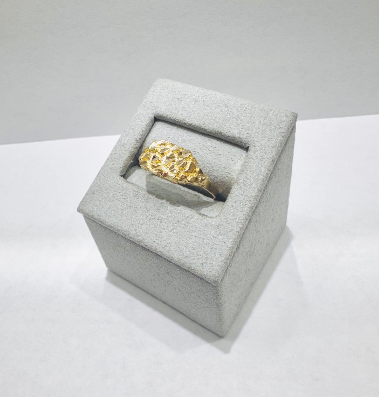 10K GOLD NUGGET RING, SIZE: 9, WEIGHT: 1.5gm