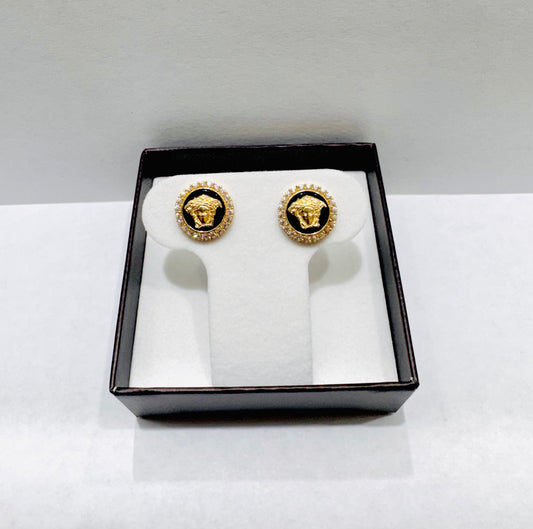 10K GOLD BLACK ENAMEL MEDUSA STUD EARRINGS, WEIGHT: 2.6gm