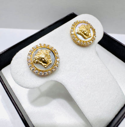 10K GOLD WHITE ENAMEL MEDUSA STUD EARRINGS, WEIGHT: 2.6gm
