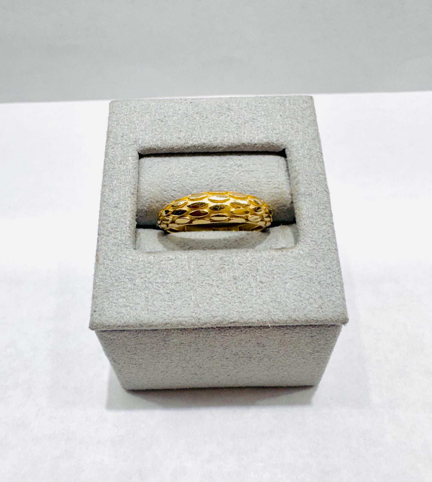 10K GOLD WOMEN RING, SIZE: 6, WEIGHT: 2.2gm