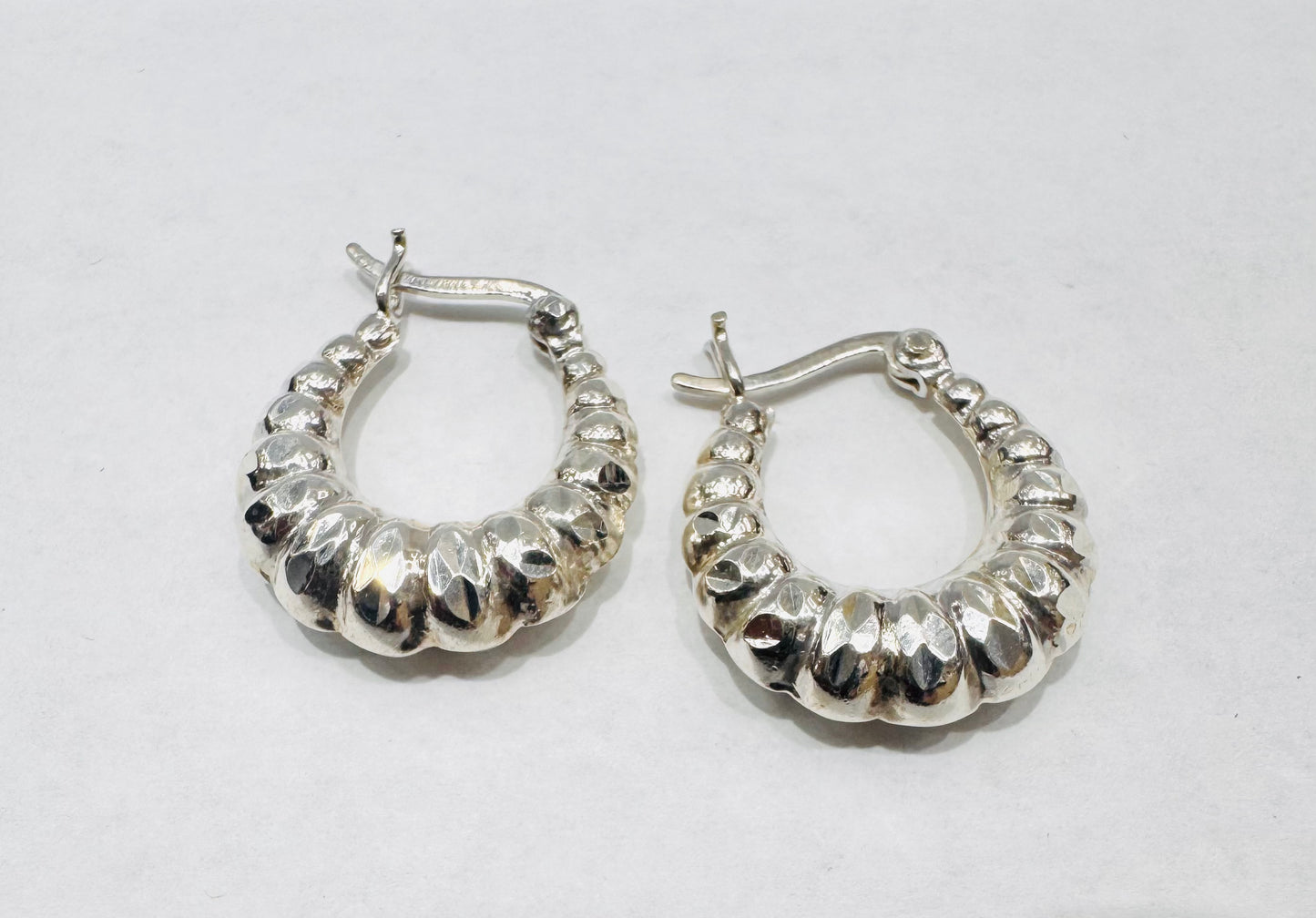 SILVER SMALL SHRIMP EARRINGS, WEIGHT: 4.3gm