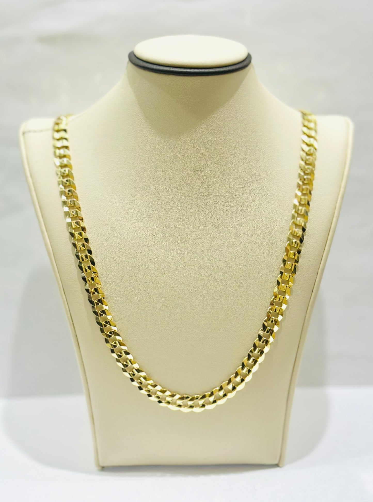 10K GOLD SOLID CUBAN LINK NECKLACE 24”, WEIGHT: 31.6gm, WIDTH: 7.2mm