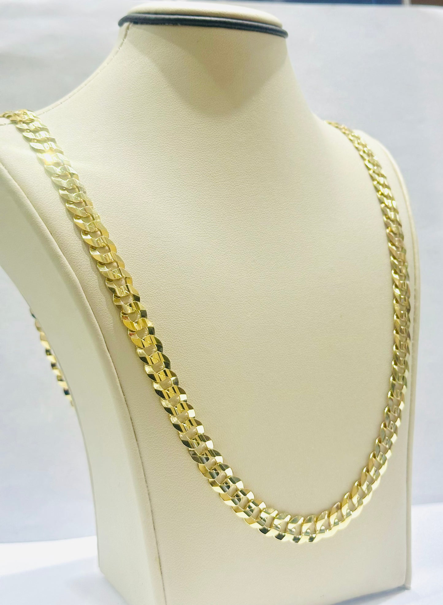 10K GOLD SOLID CUBAN LINK NECKLACE 26”, WEIGHT: 34.5gm WIDTH: 7.3mm