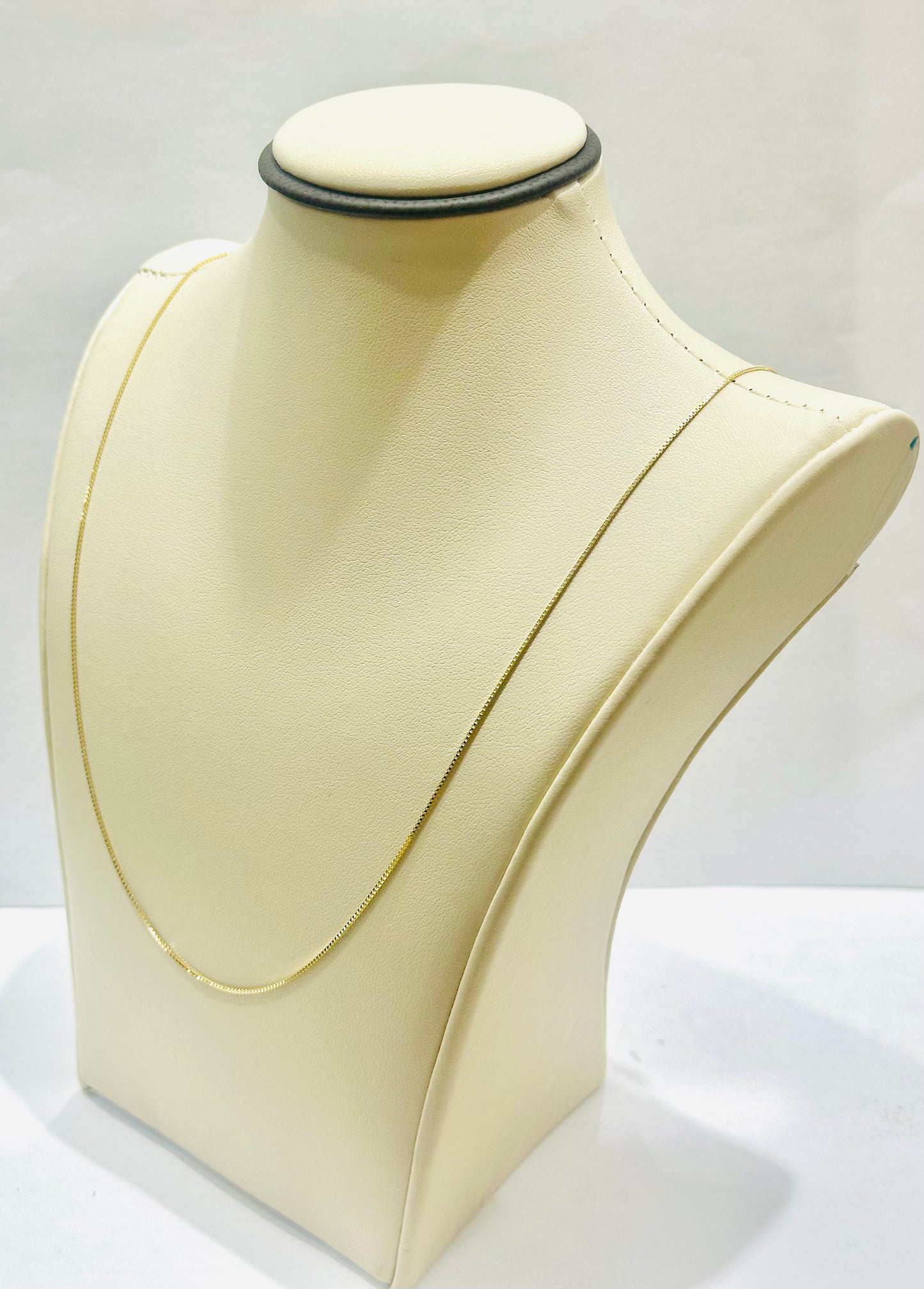 10K GOLD HOLLOW BOX LINK NECKLACE 20”, WEIGHT: 1.2gm, WIDTH: 0.5mm