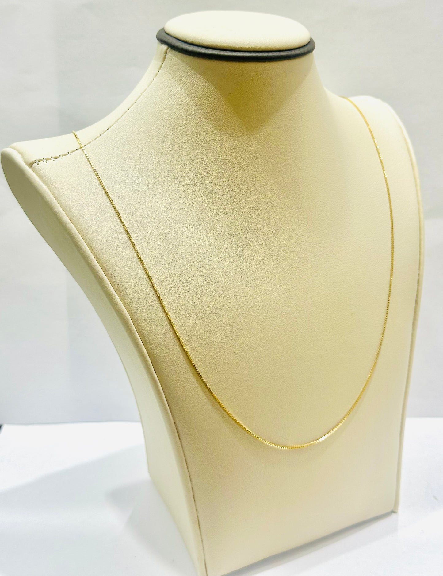 10K GOLD HOLLOW BOX LINK NECKLACE 20”, WEIGHT: 1.2gm, WIDTH: 0.5mm