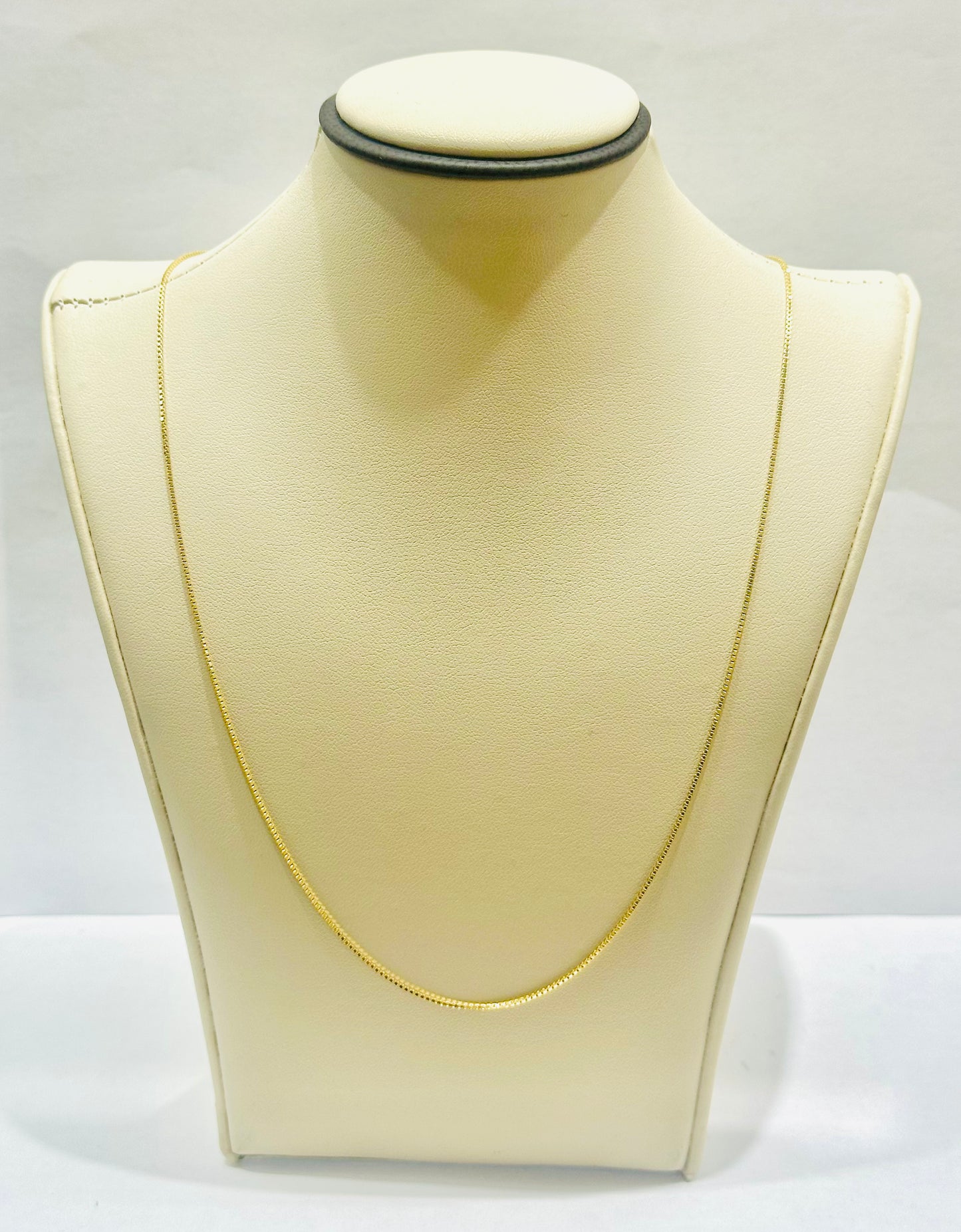 10K GOLD HOLLOW BOX LINK NECKLACE 20”, WEIGHT: 2.3gm, WIDTH: 0.9mm